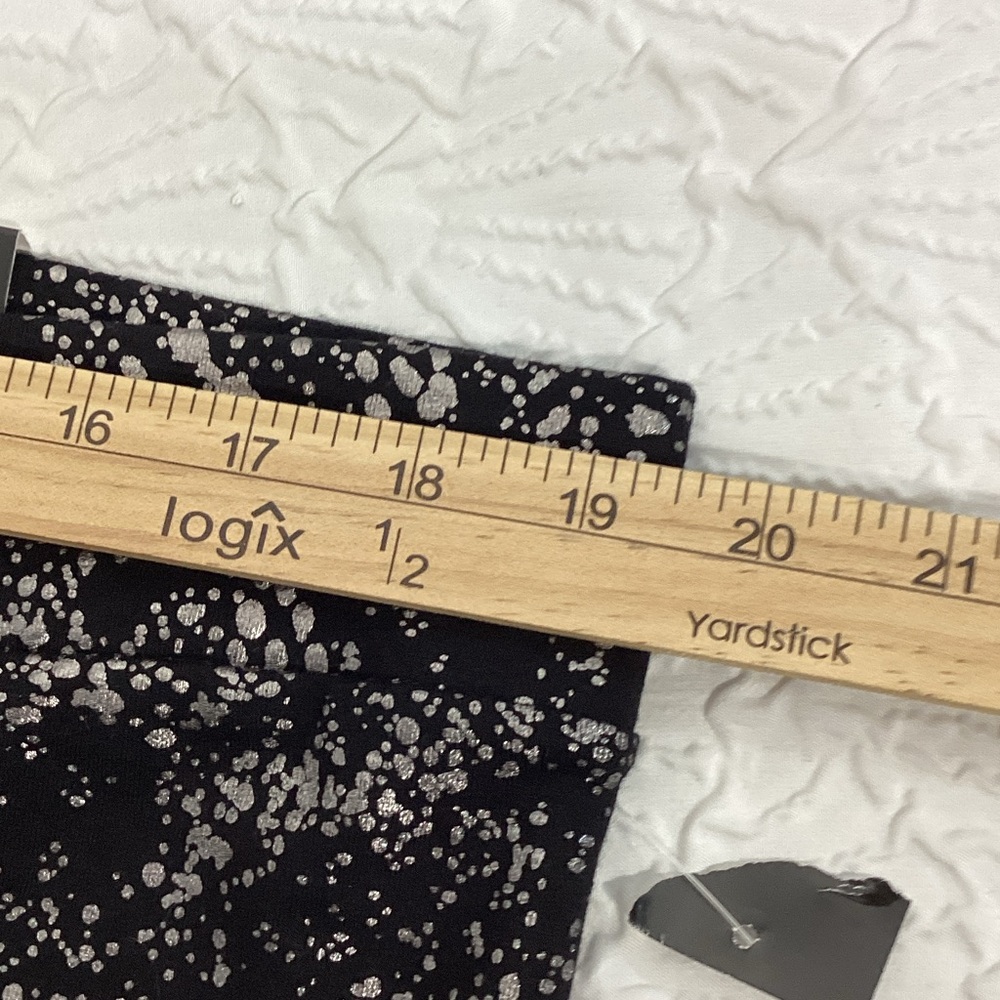NWT Torrid black and metallic patterned Leggings size 3 plus - Picture 7 of 11